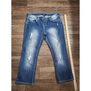 Sizzle Brand Jeans Capri Embellished Back Pockets Medium Washed  Size 9 BLING